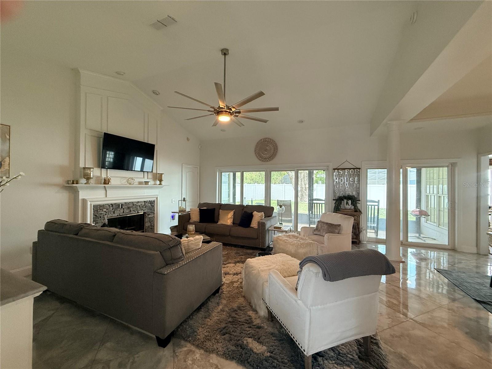 Image 6 of 47 For 3649 Ventura Club Circle