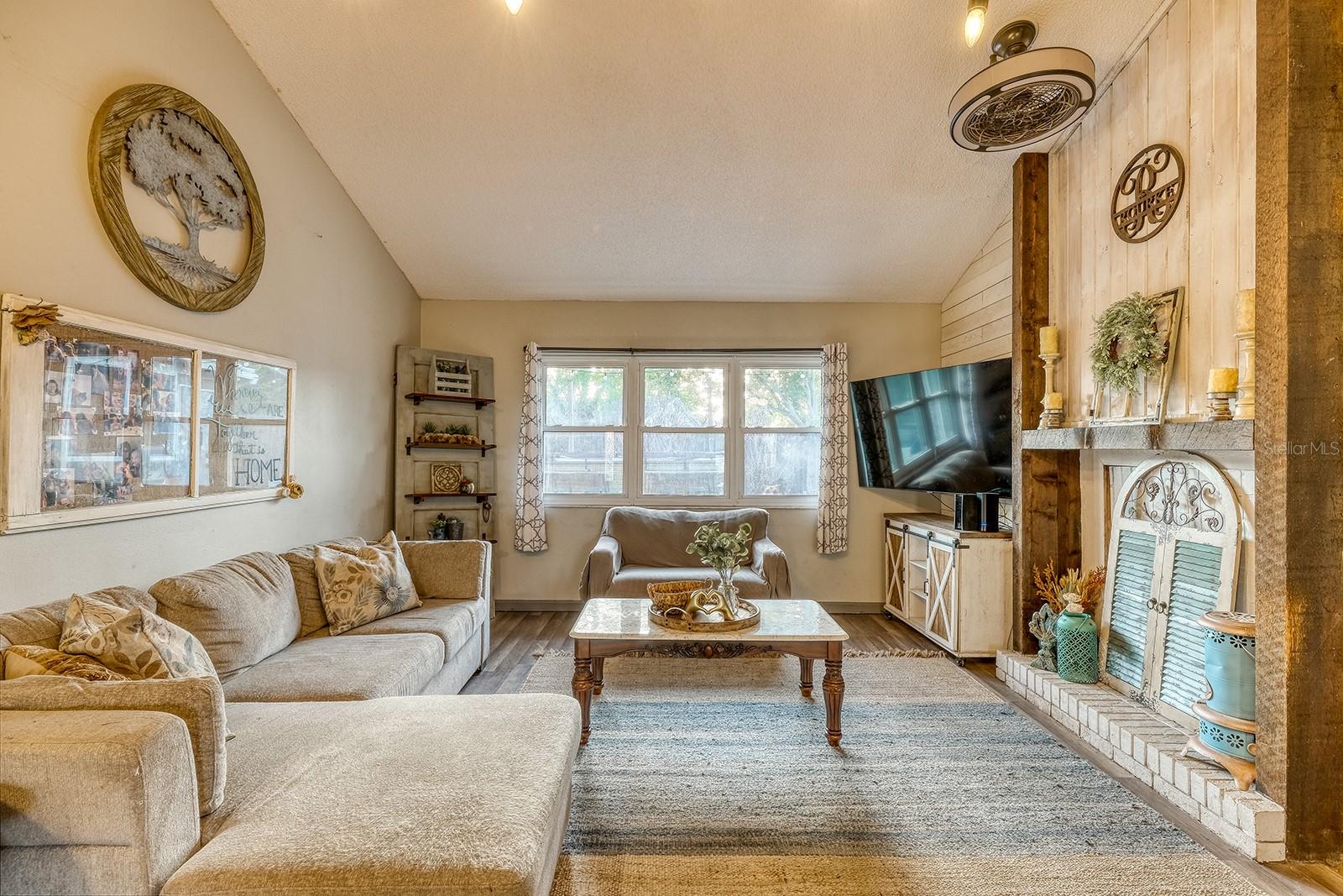 Image 10 of 41 For 1665 Grange Circle