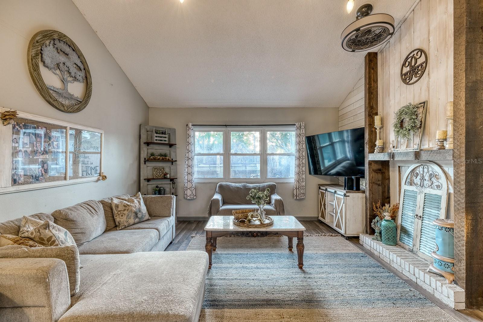 Image 11 of 41 For 1665 Grange Circle