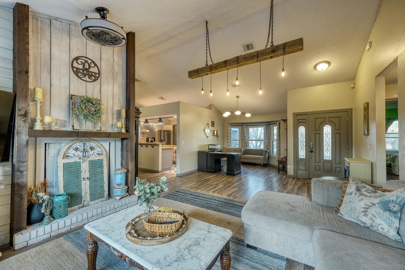 Image 12 of 41 For 1665 Grange Circle