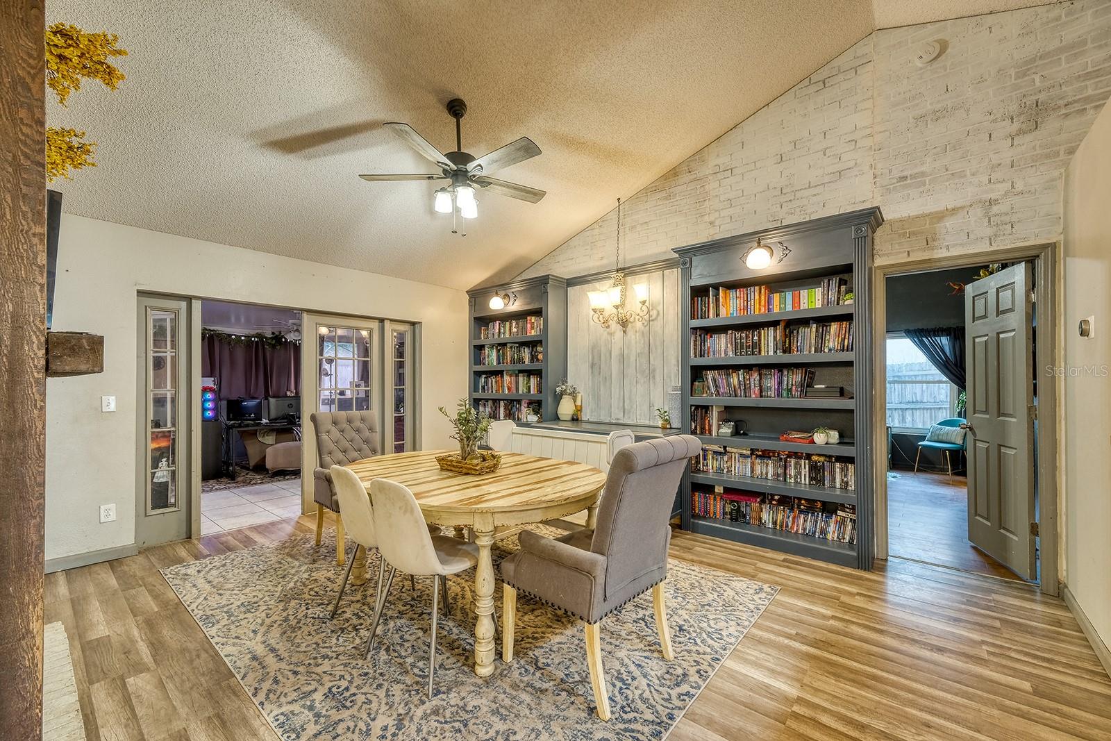 Image 15 of 41 For 1665 Grange Circle