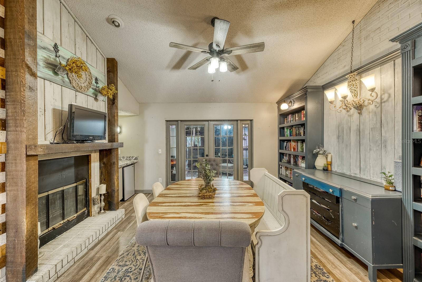 Image 16 of 41 For 1665 Grange Circle