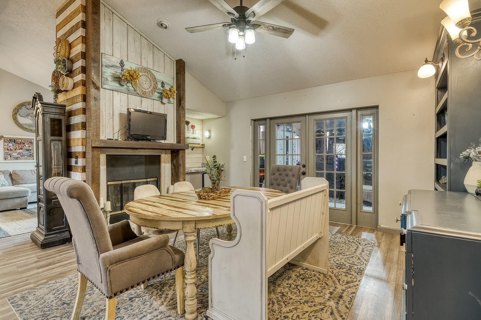 Image 19 of 41 For 1665 Grange Circle