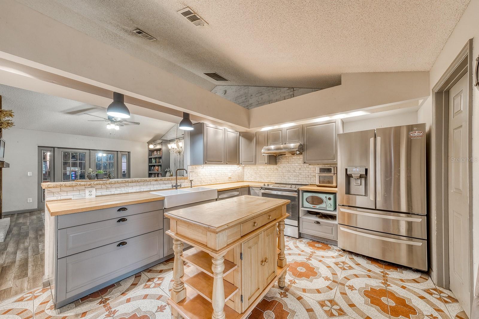 Image 26 of 41 For 1665 Grange Circle