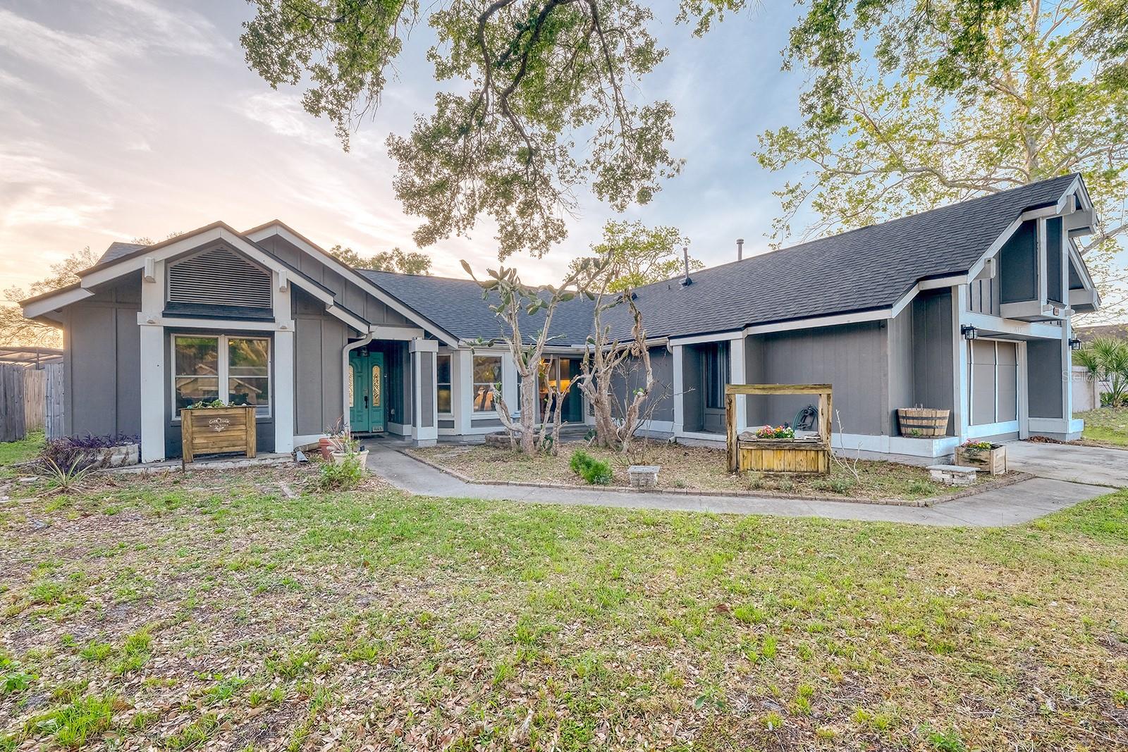 Image 3 of 41 For 1665 Grange Circle