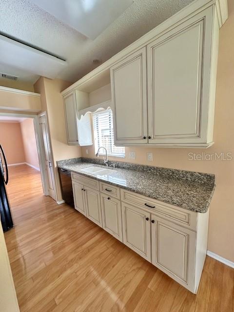 Image 10 of 32 For 587 Holbrook Circle