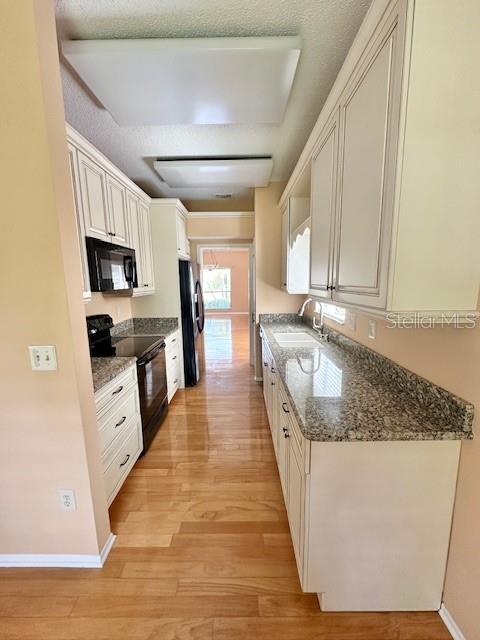 Image 11 of 32 For 587 Holbrook Circle