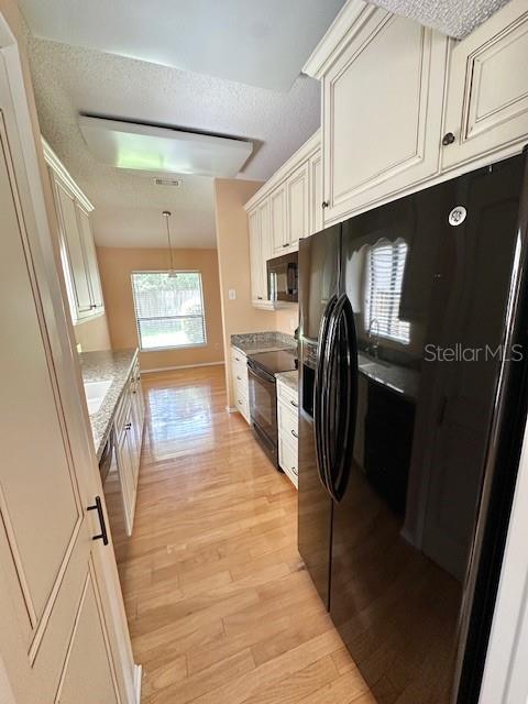 Image 13 of 32 For 587 Holbrook Circle