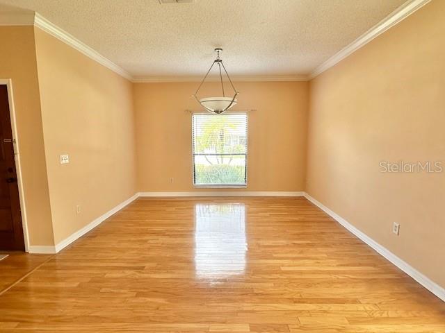 Image 16 of 32 For 587 Holbrook Circle