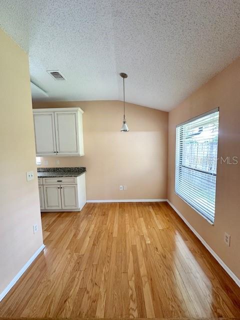 Image 26 of 32 For 587 Holbrook Circle