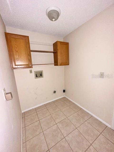 Image 27 of 32 For 587 Holbrook Circle