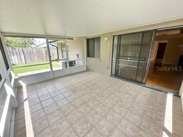 Image 30 of 32 For 587 Holbrook Circle