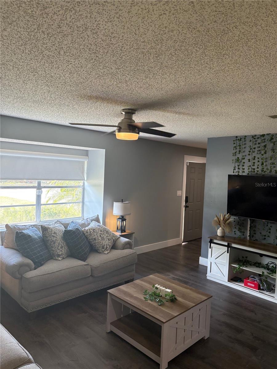 Image 2 of 12 For 1182 Quintuplet Drive