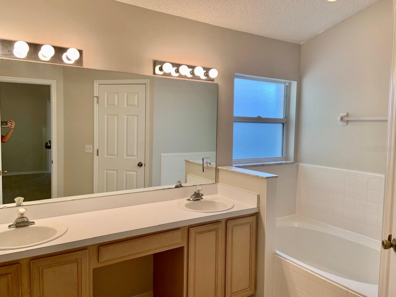 Image 22 of 25 For 544 Tall Oaks Terrace