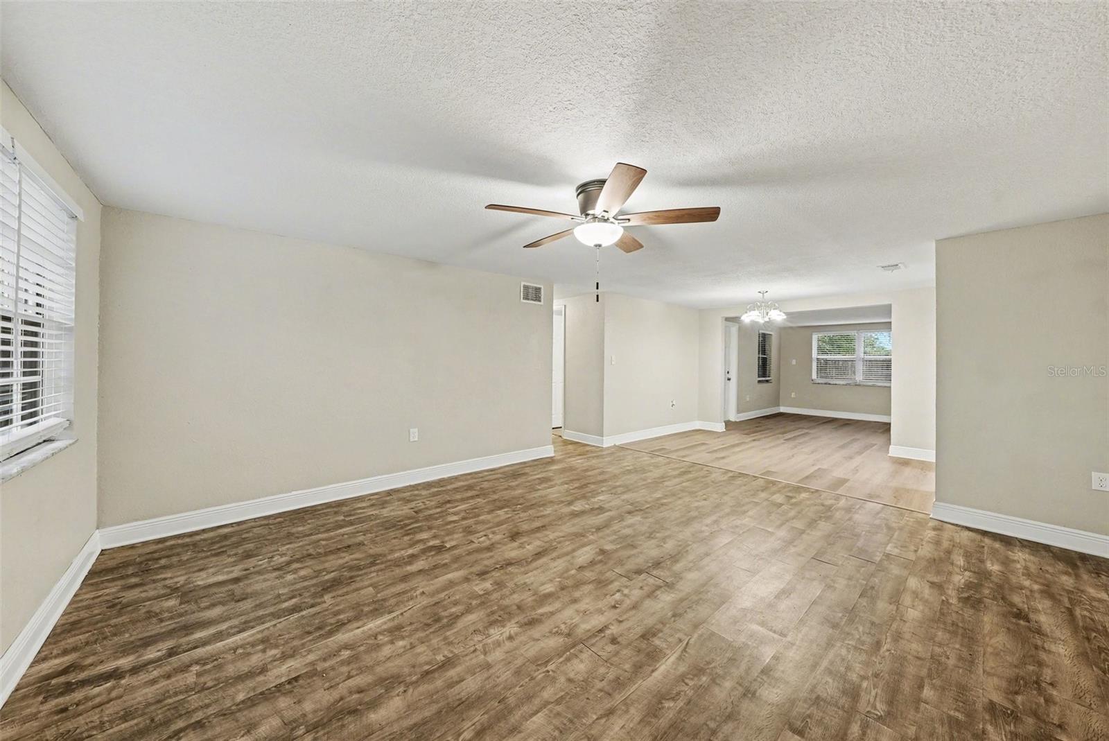 Image 5 of 15 For 9141 Crabtree Lane