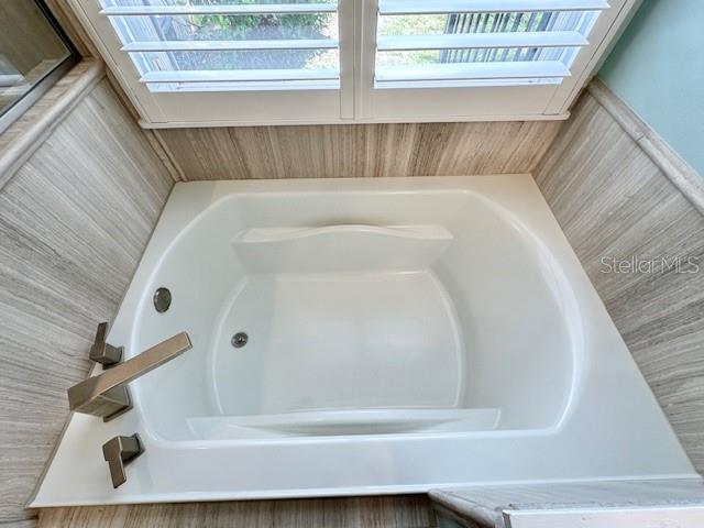 Image 21 of 51 For 9999 Indigo Bay Circle