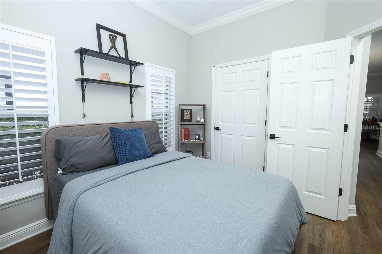 Listing photo id 11 for 2202 Elizabeth Avenue B