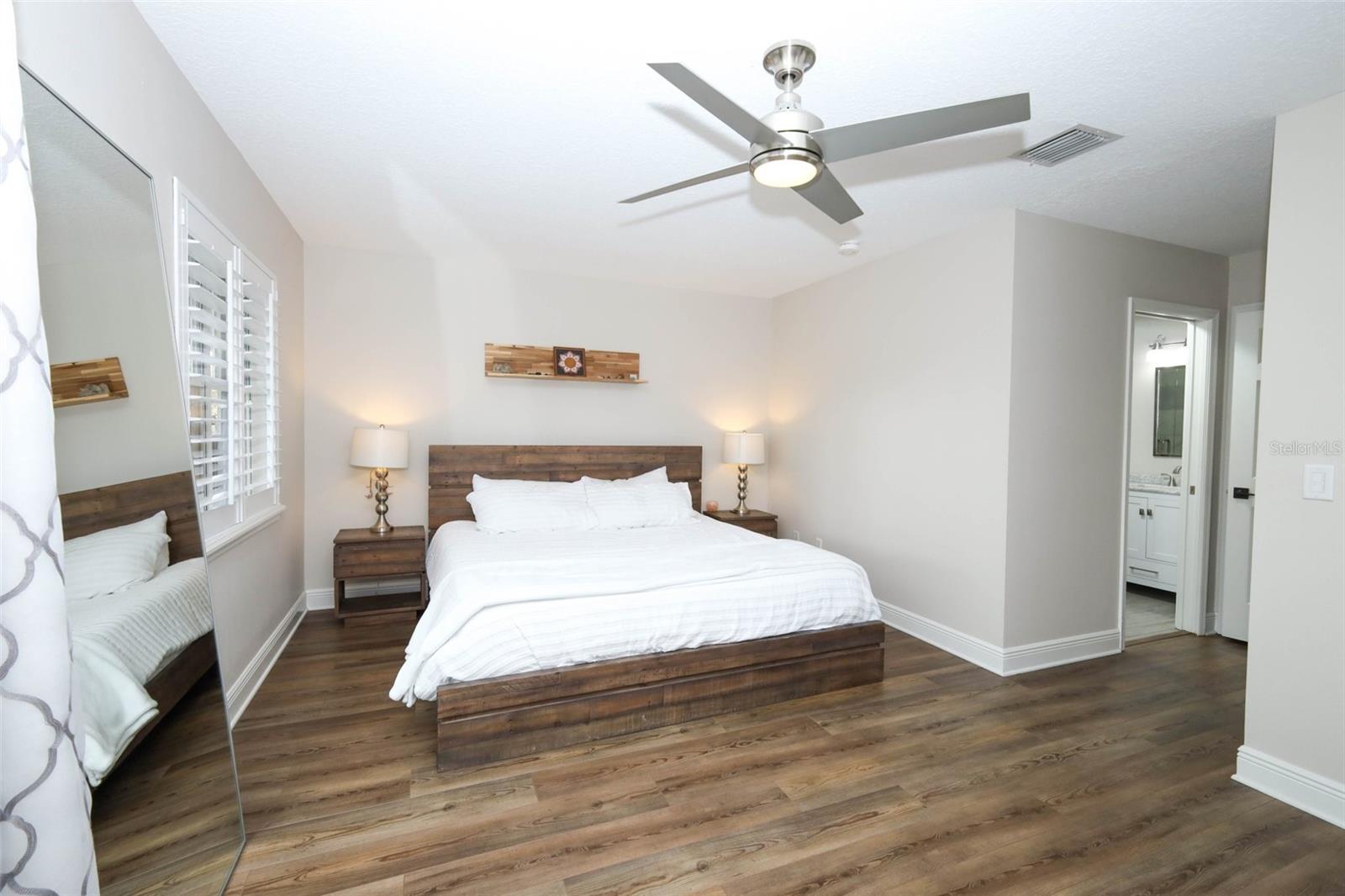 Listing photo id 23 for 2202 Elizabeth Avenue B