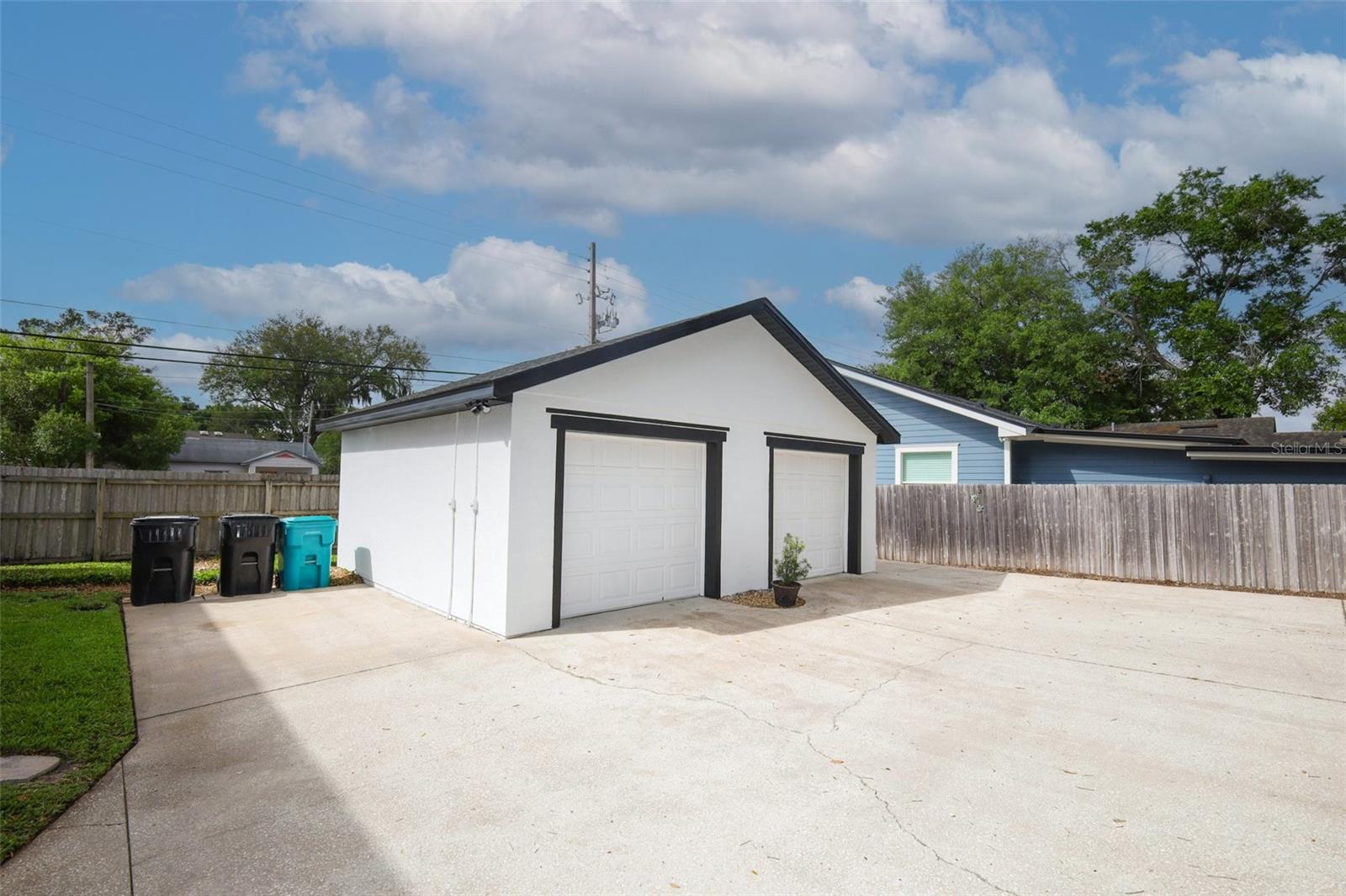 Listing photo id 31 for 2202 Elizabeth Avenue B