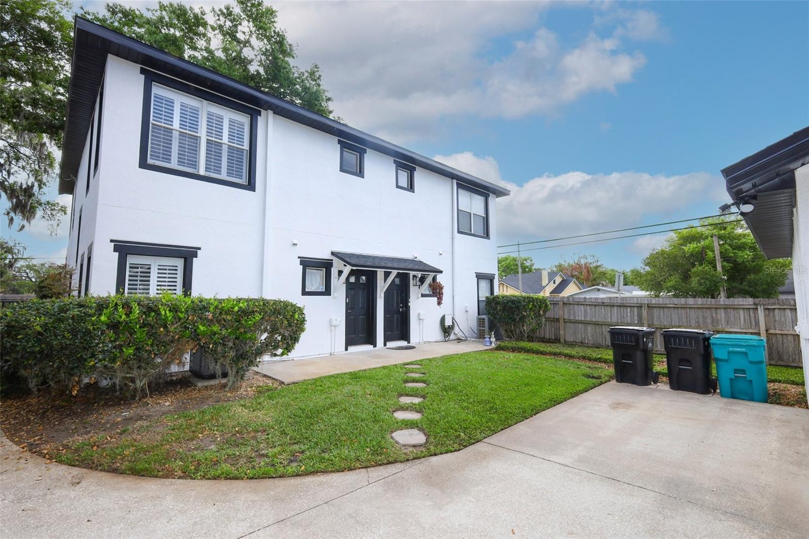 Listing photo id 32 for 2202 Elizabeth Avenue B