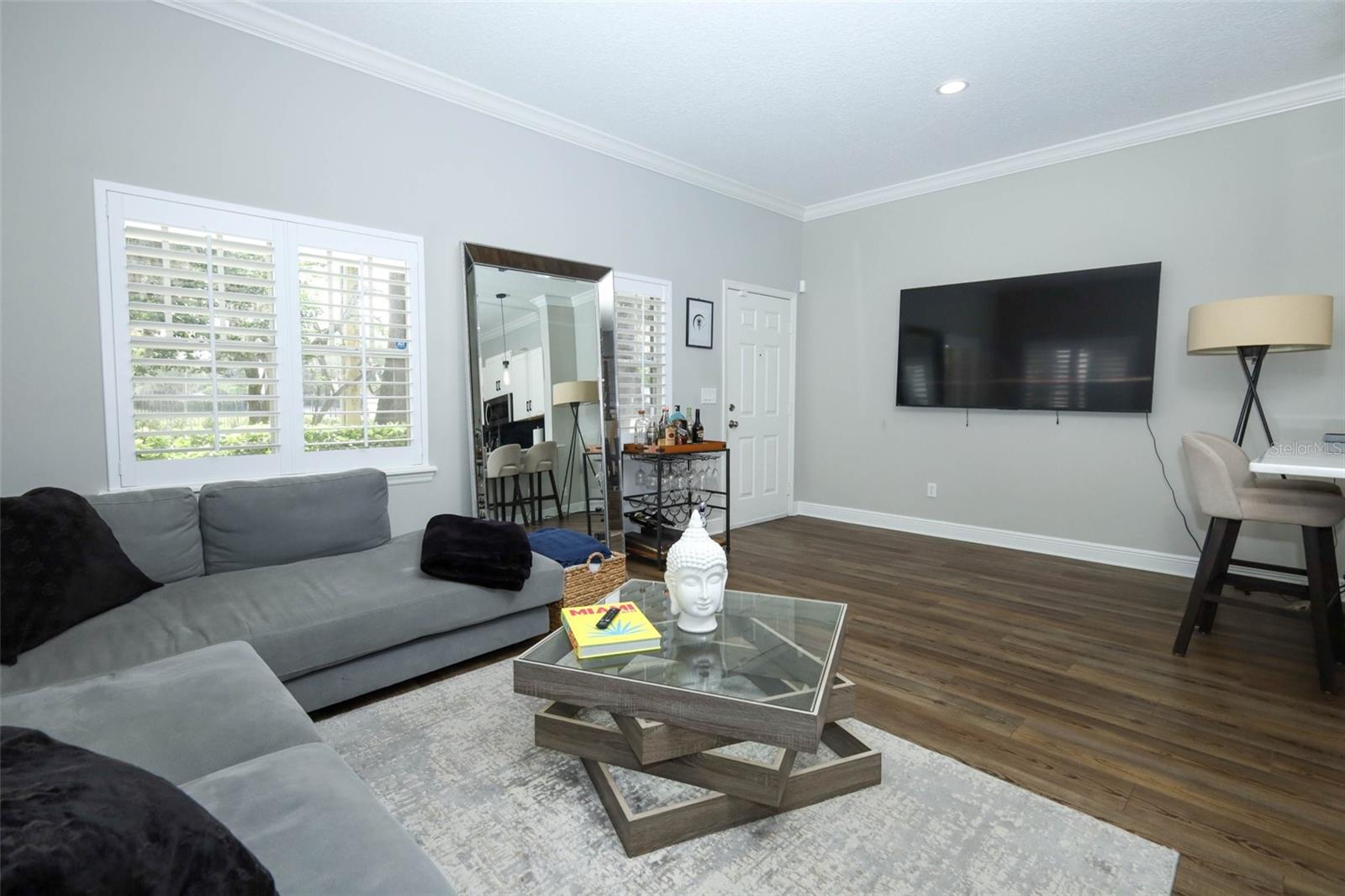 Listing photo id 2 for 2202 Elizabeth Avenue B