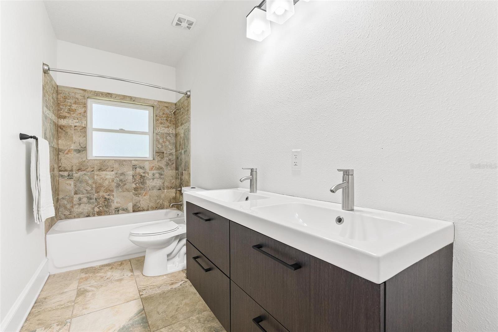 Image 15 of 25 For 724 Palmer Street