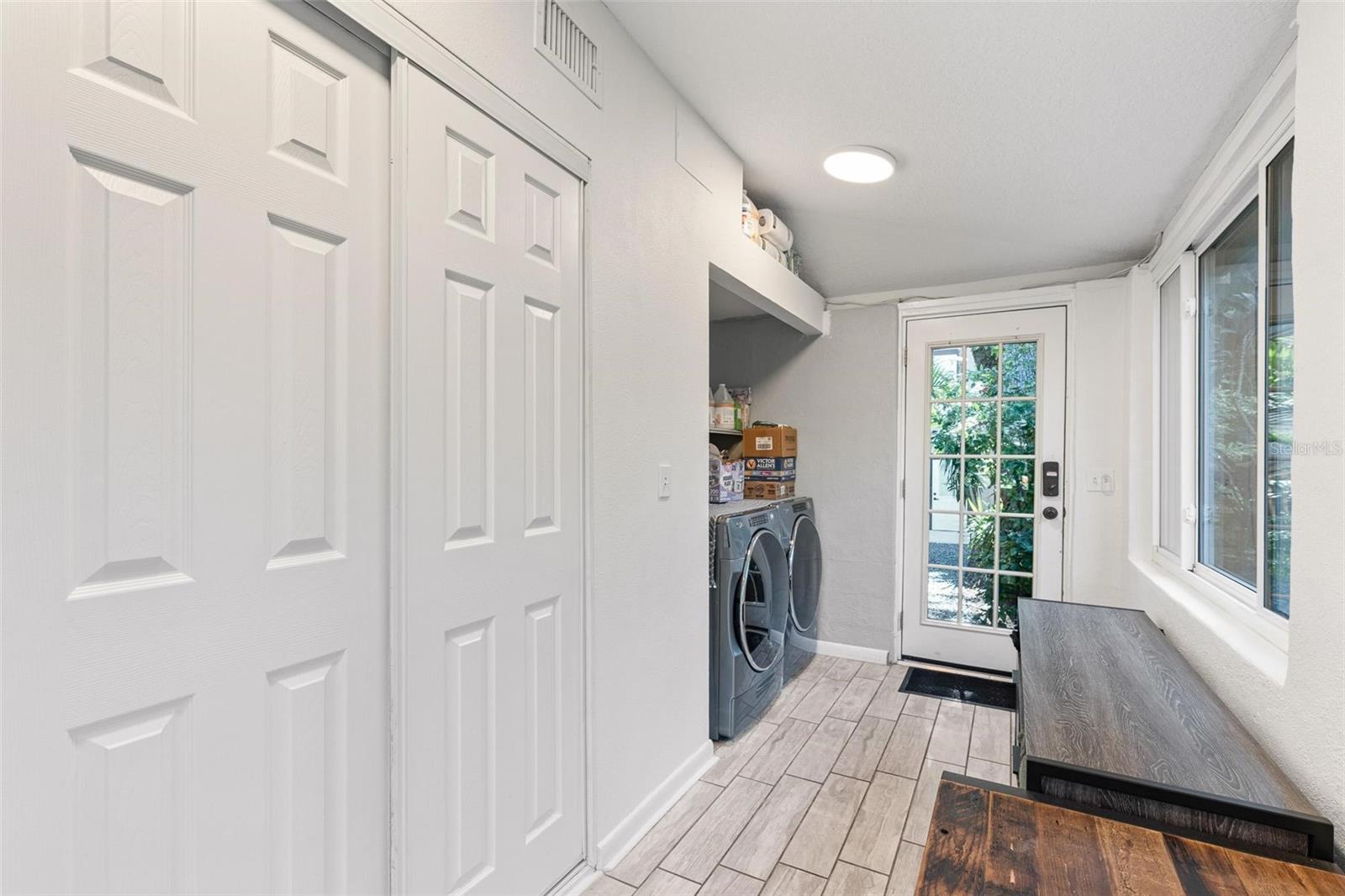 Image 17 of 25 For 724 Palmer Street