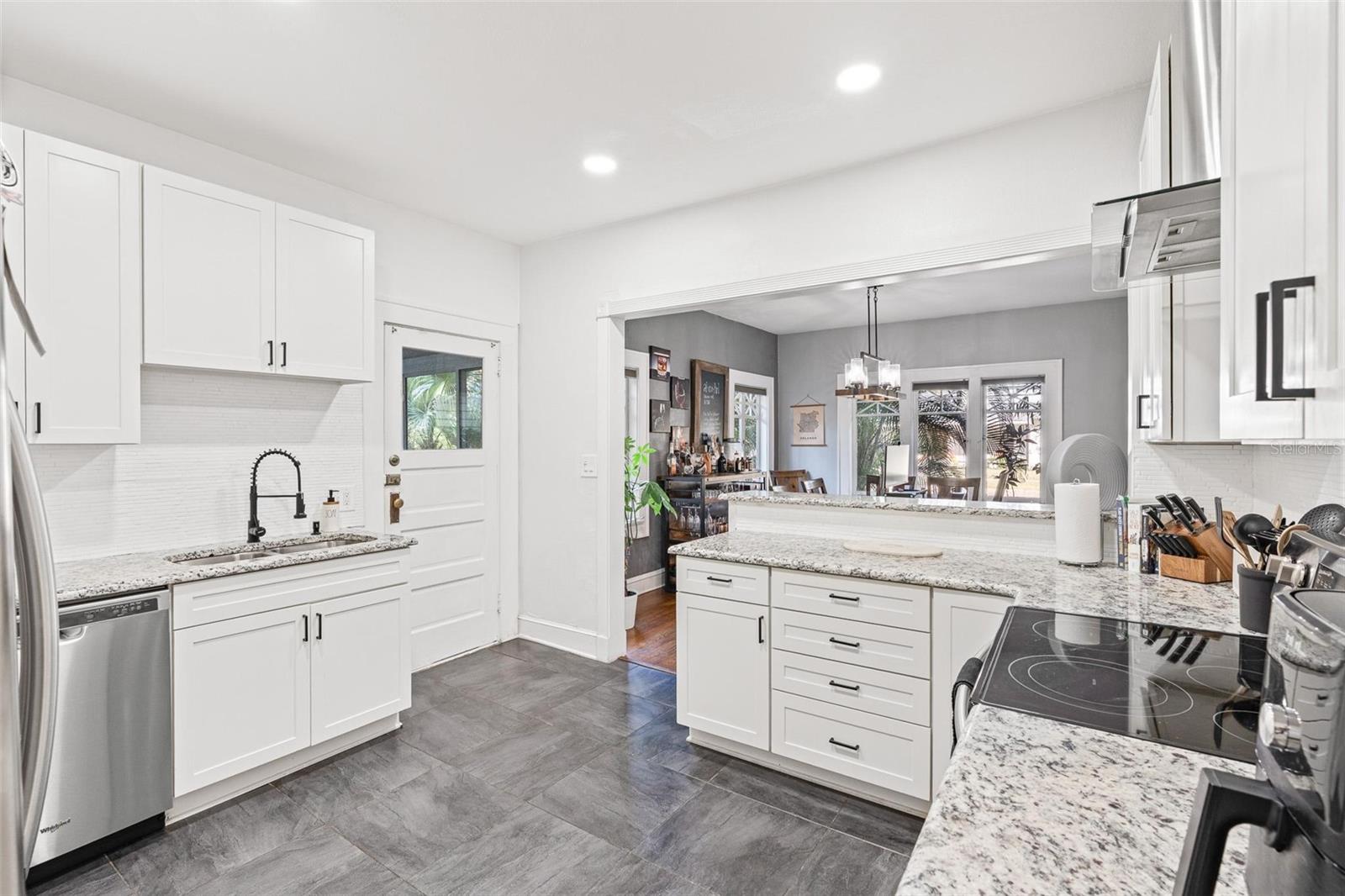 Image 7 of 25 For 724 Palmer Street