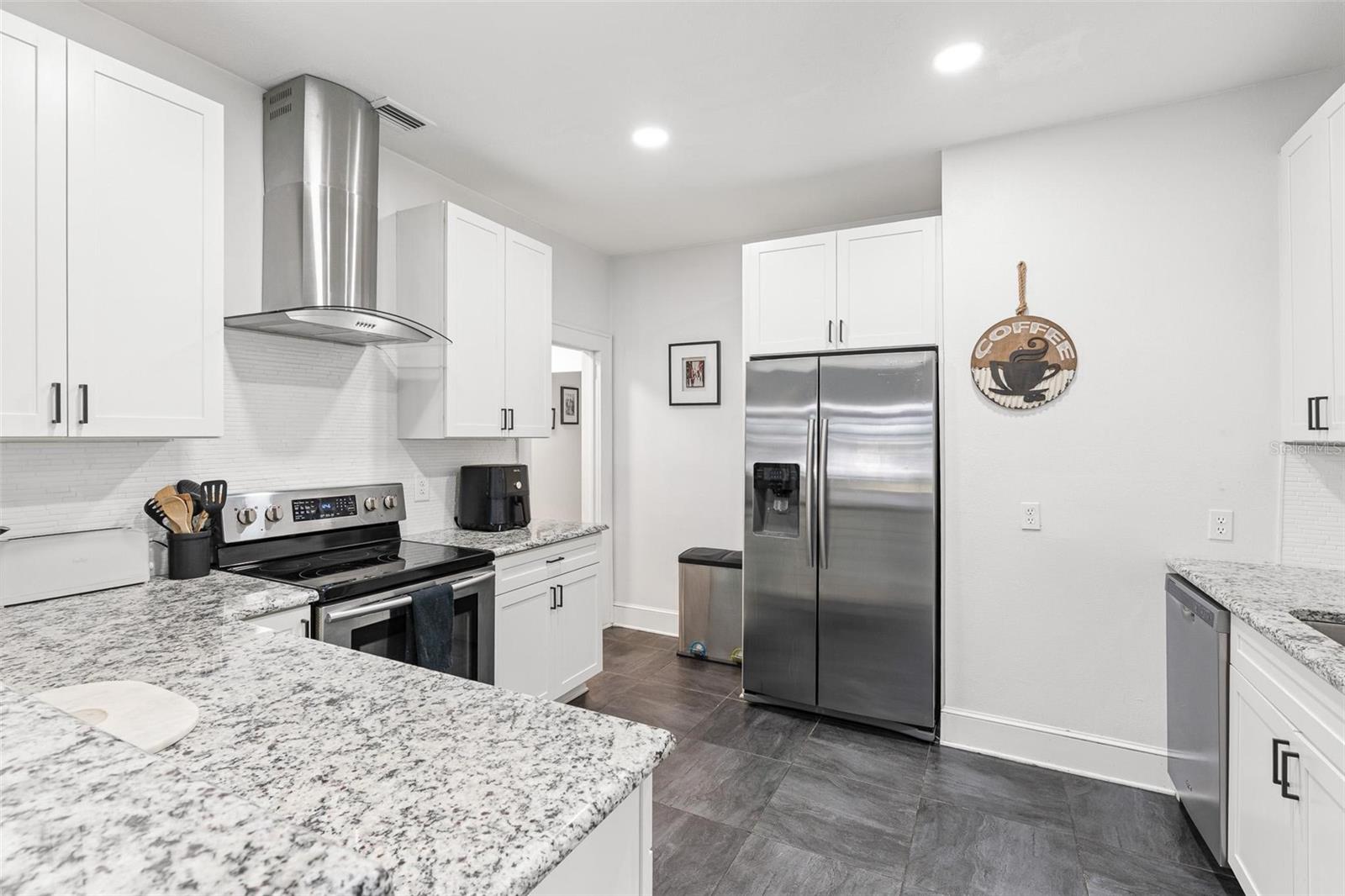 Image 8 of 25 For 724 Palmer Street