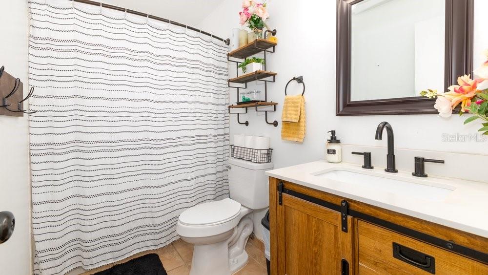 Image 16 of 24 For 1005 Nicole Boulevard