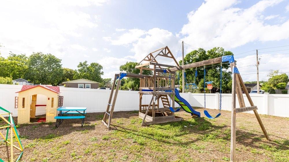 Image 20 of 24 For 1005 Nicole Boulevard