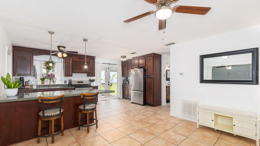 Image 6 of 24 For 1005 Nicole Boulevard