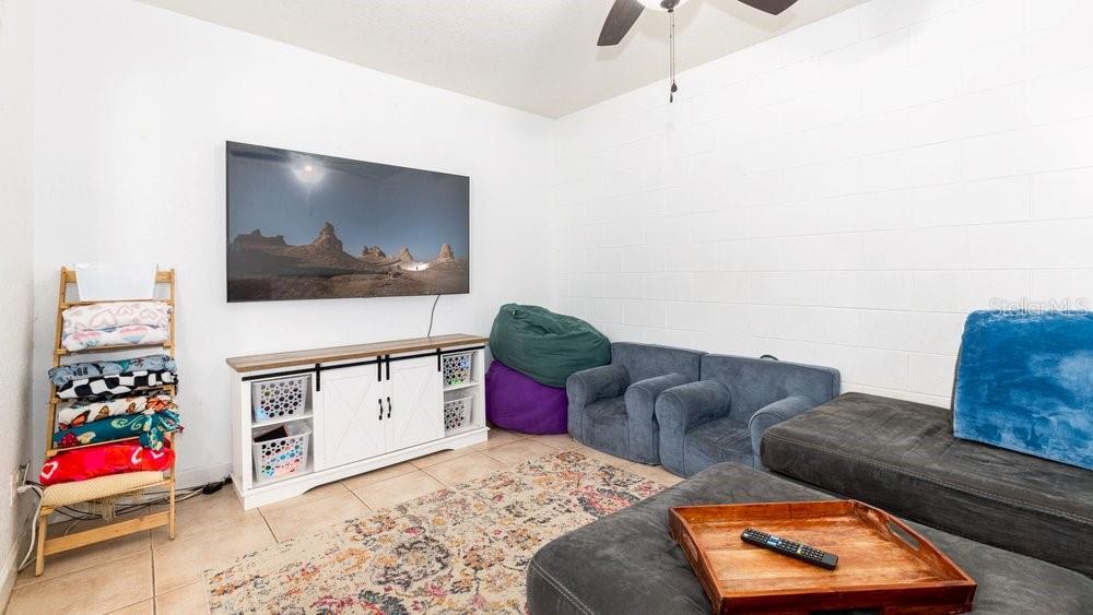 Image 9 of 24 For 1005 Nicole Boulevard