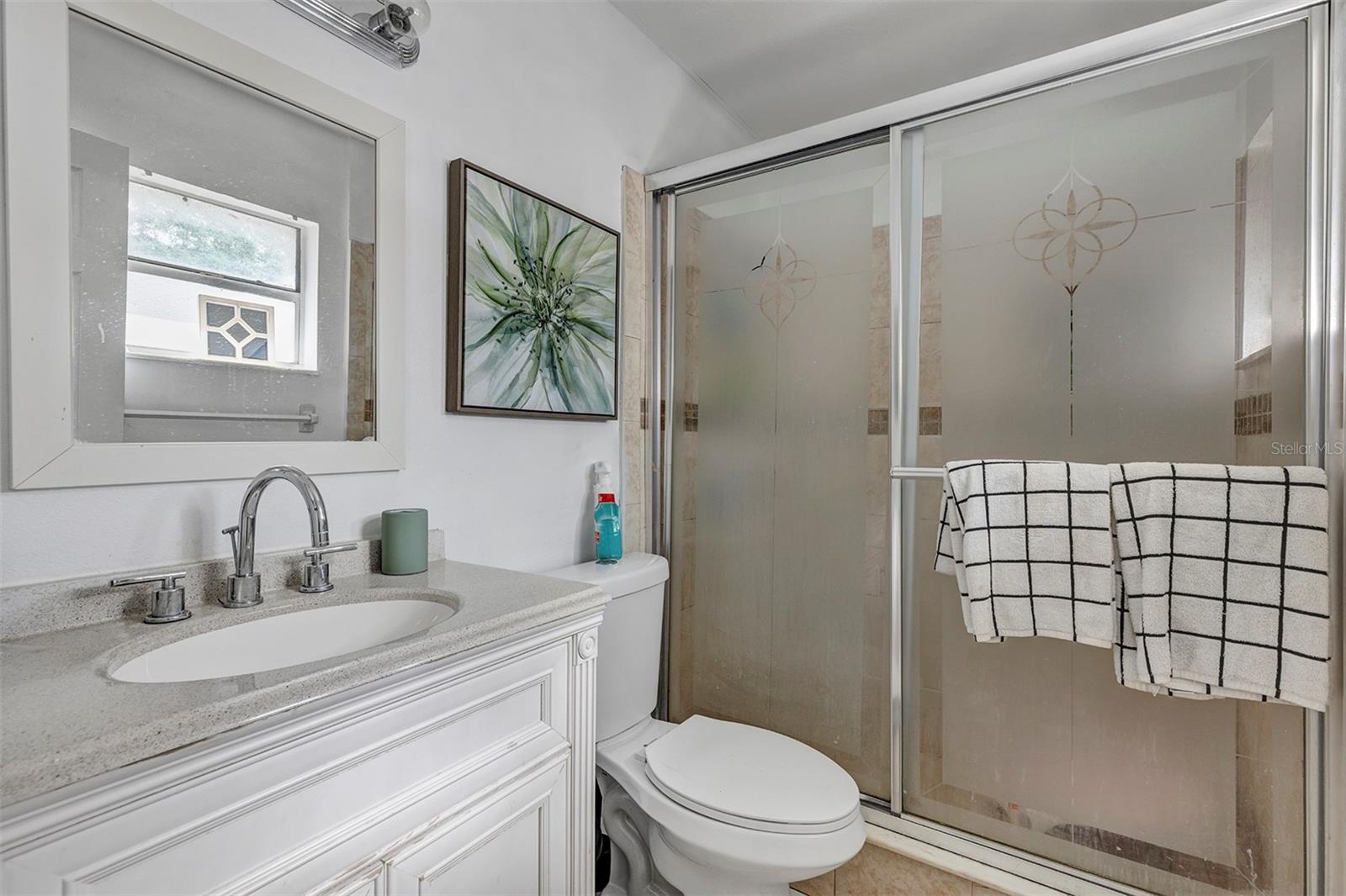 Image 5 of 25 For 1914 Damon Avenue