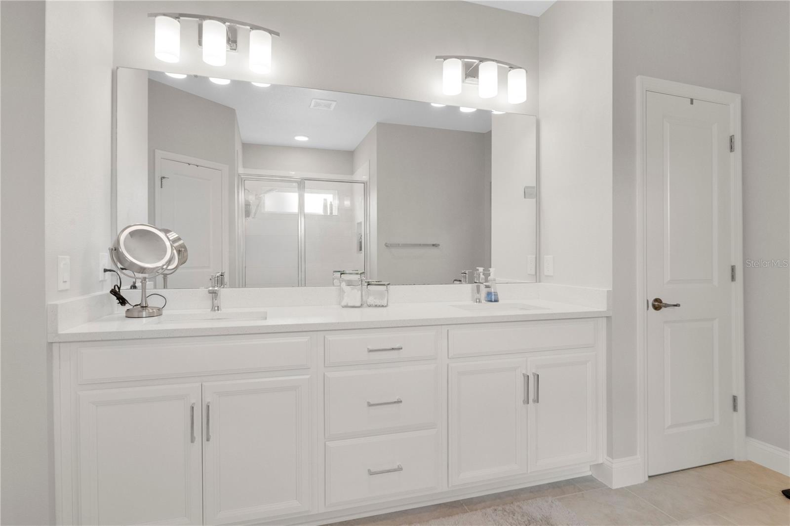 Image 18 of 46 For 17186 Hickory Wind Drive