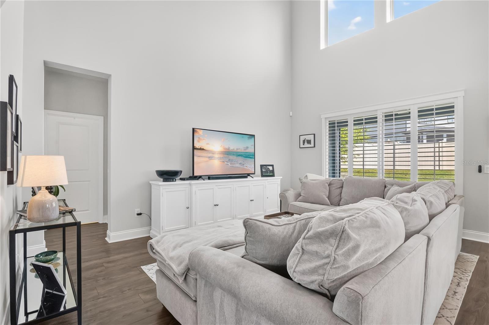 Image 7 of 46 For 17186 Hickory Wind Drive