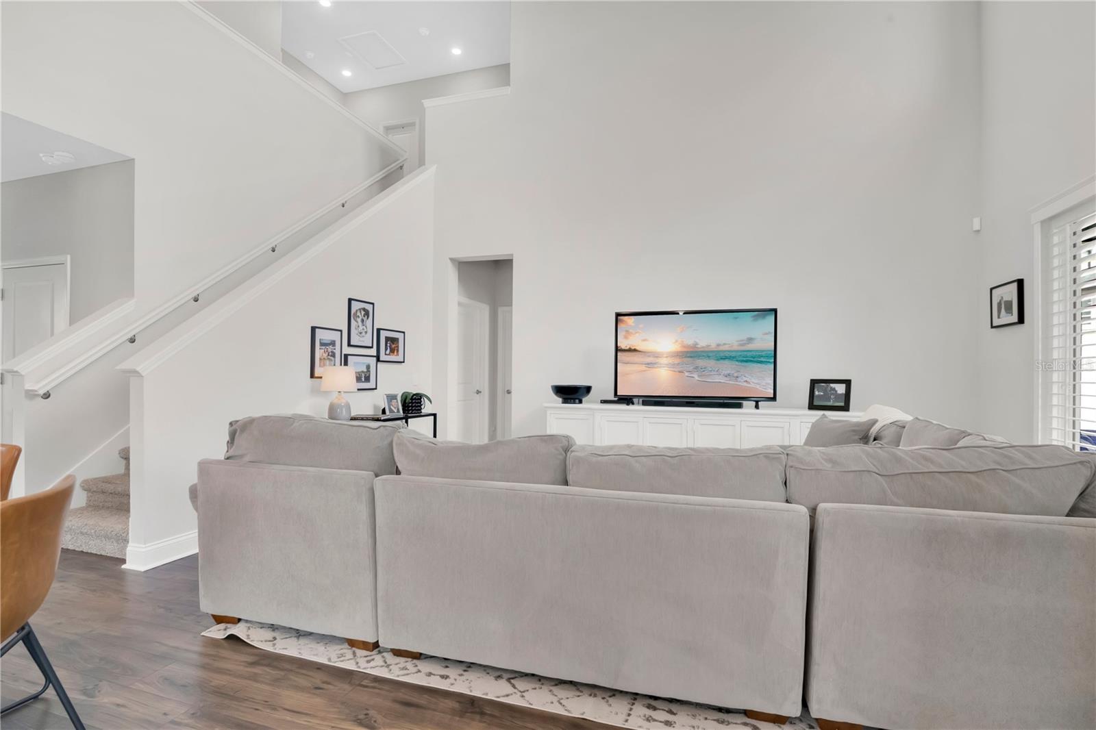 Image 8 of 46 For 17186 Hickory Wind Drive