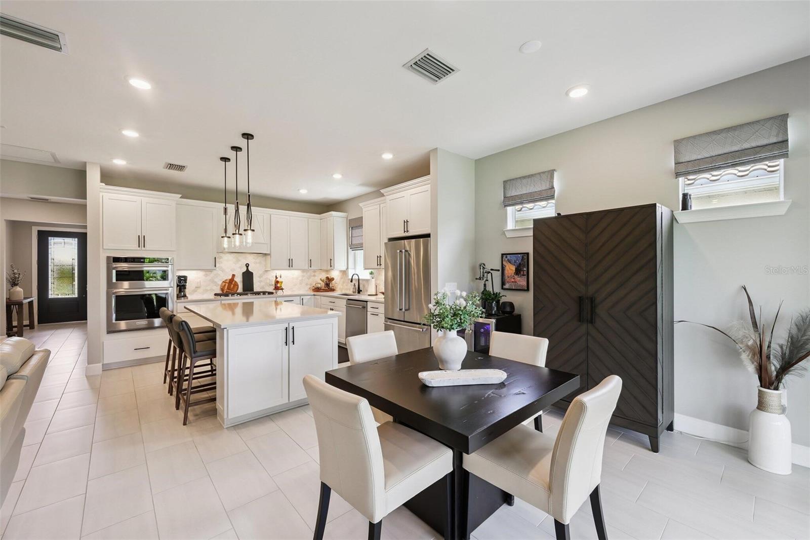 Listing photo id 8 for 10004 Coral Shore Drive