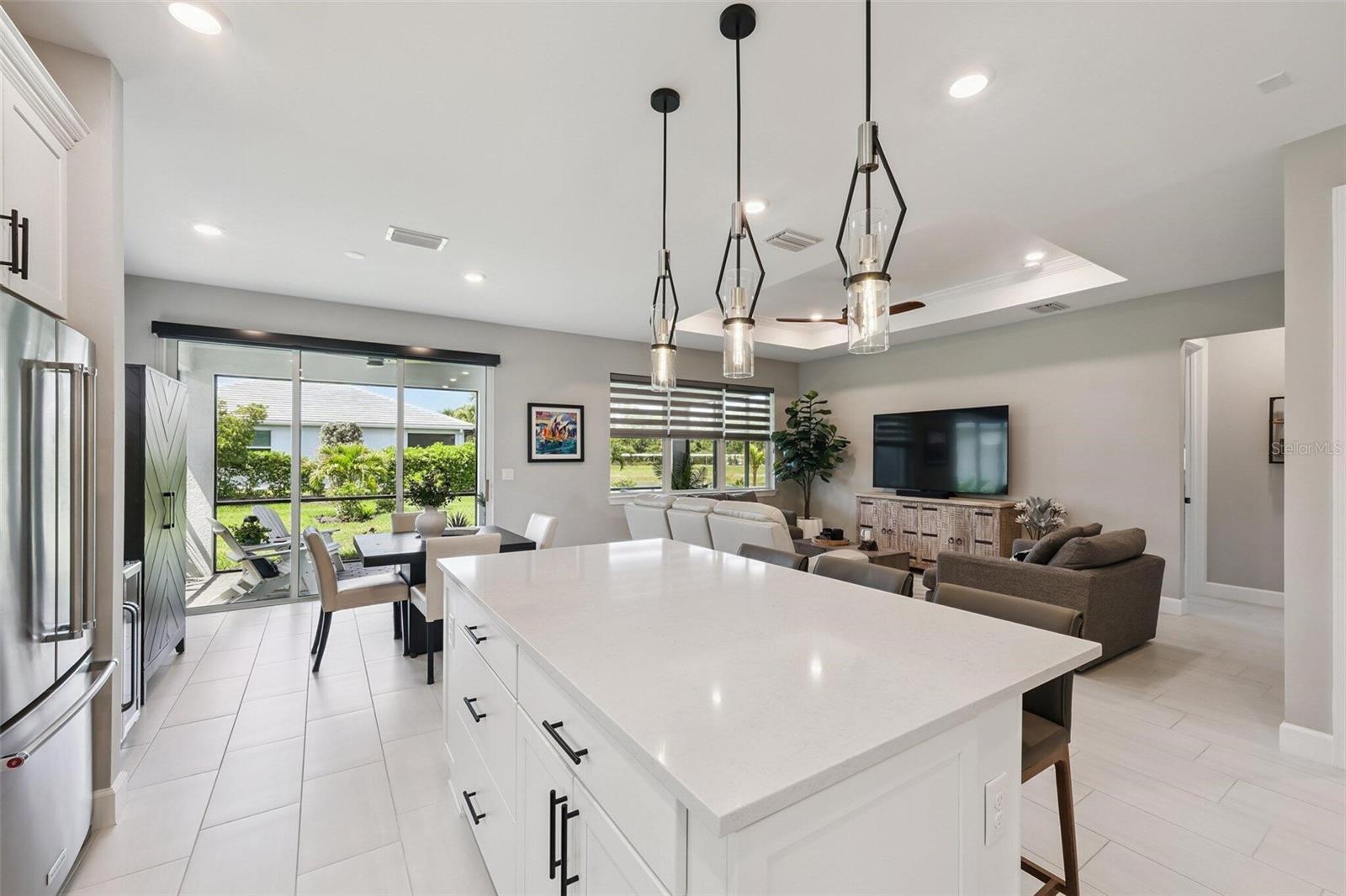 Listing photo id 11 for 10004 Coral Shore Drive