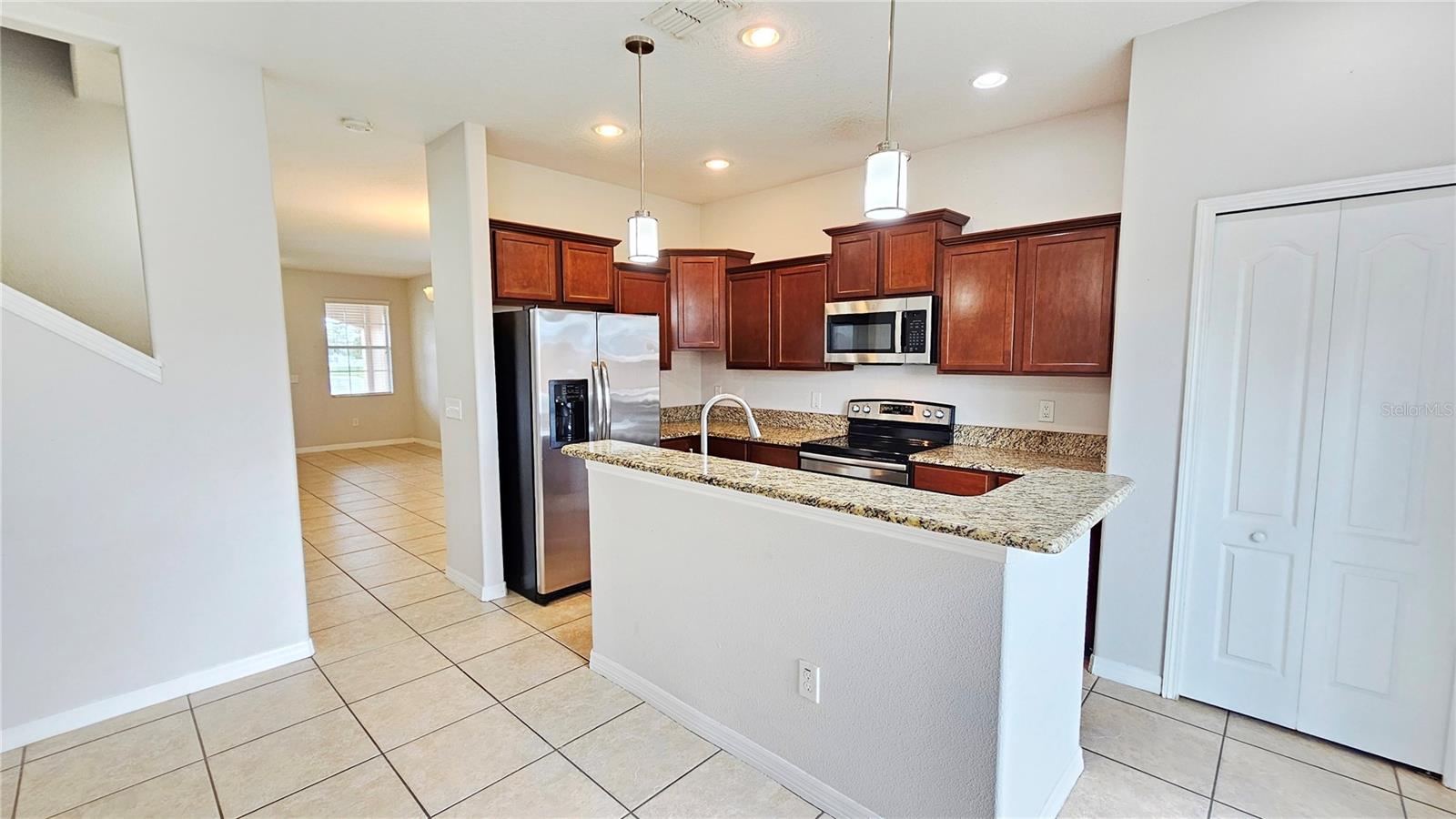 Image 11 of 36 For 10789 Savannah Landing Circle