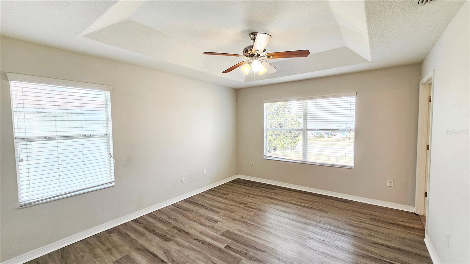 Image 19 of 36 For 10789 Savannah Landing Circle