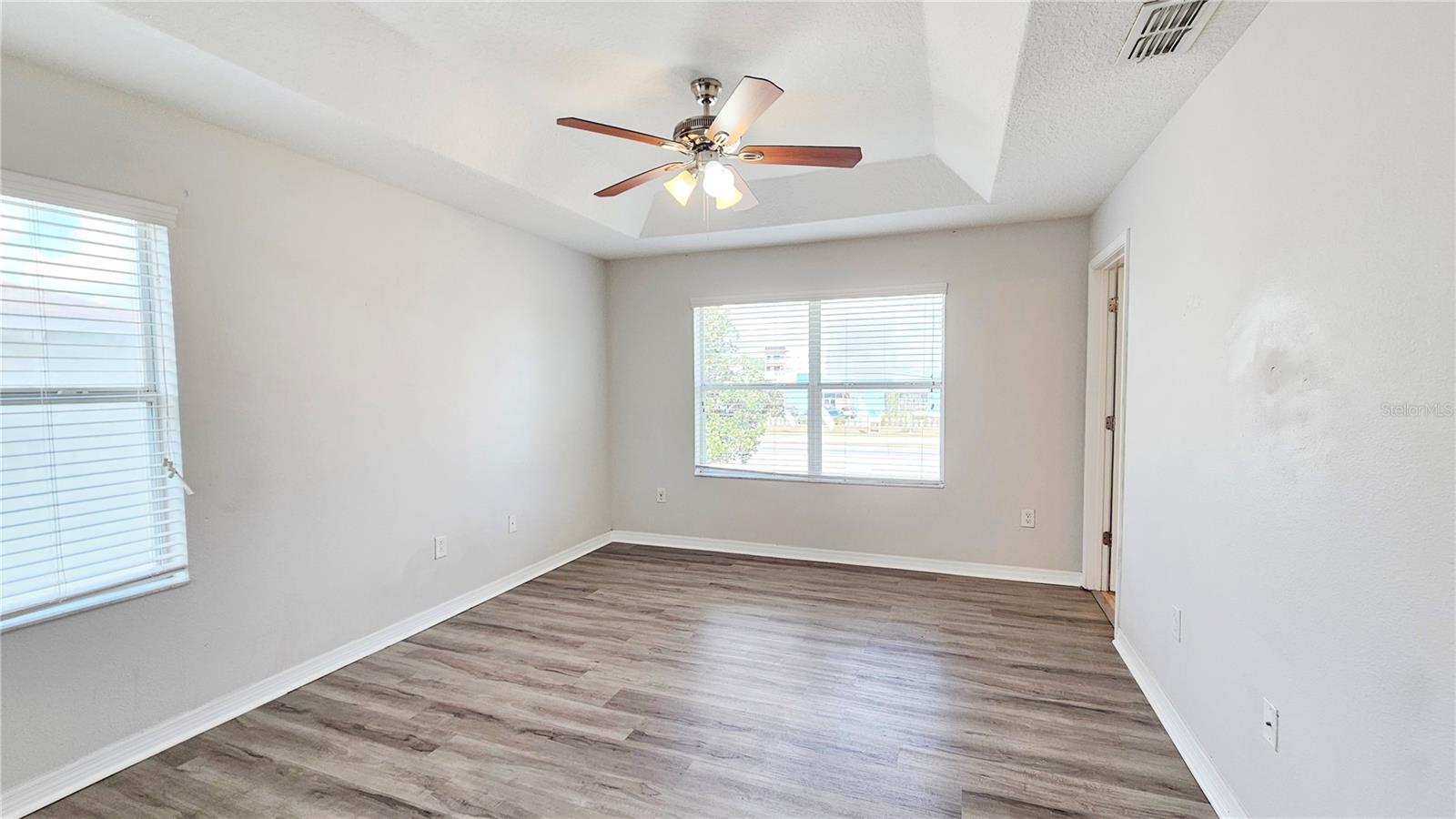 Image 20 of 36 For 10789 Savannah Landing Circle