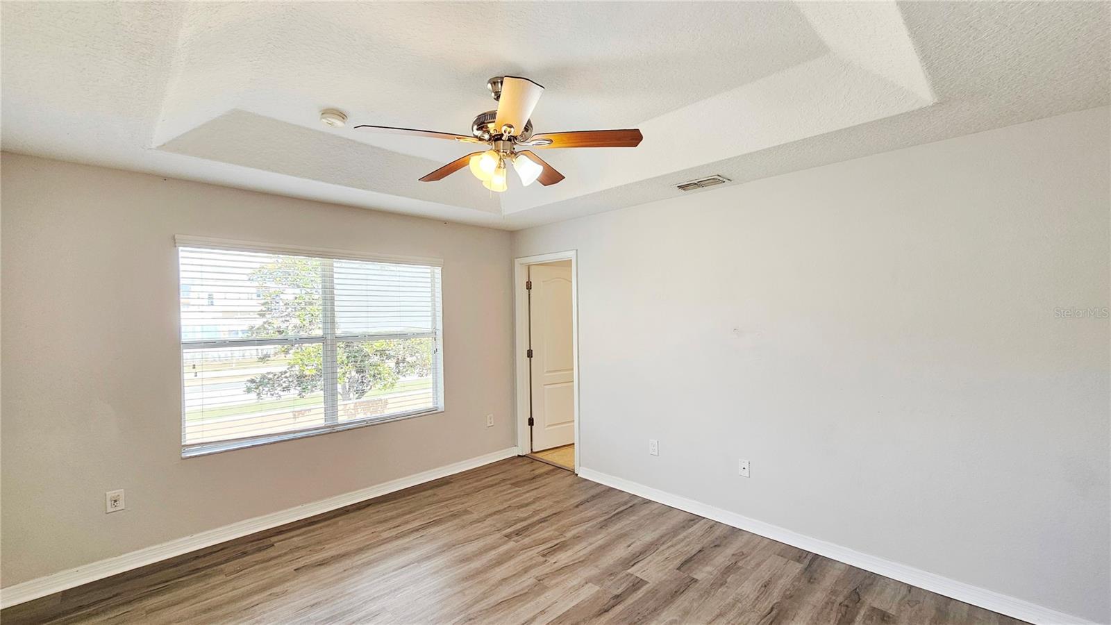 Image 22 of 36 For 10789 Savannah Landing Circle