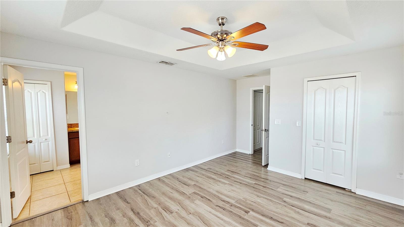 Image 23 of 36 For 10789 Savannah Landing Circle