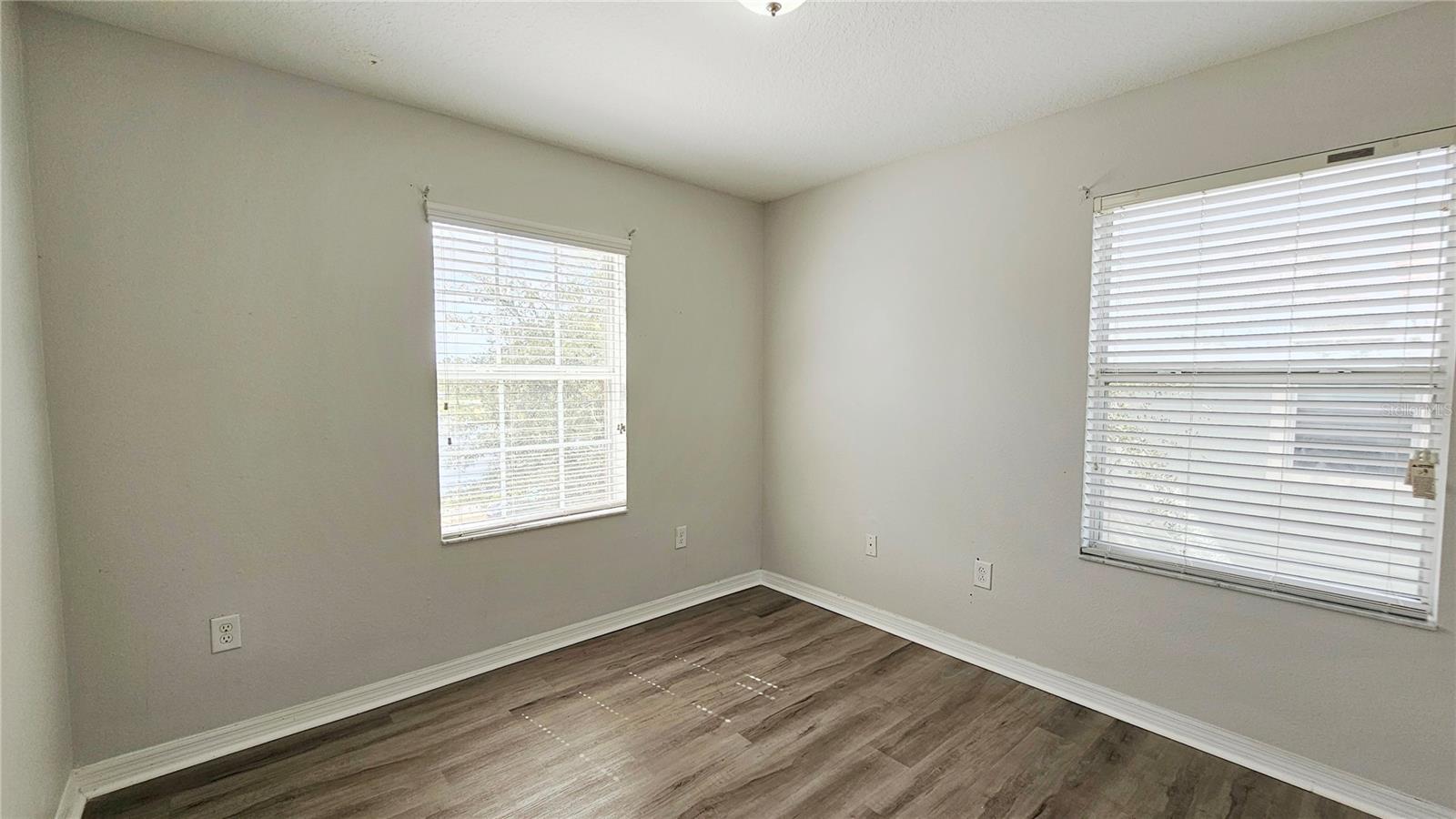 Image 25 of 36 For 10789 Savannah Landing Circle