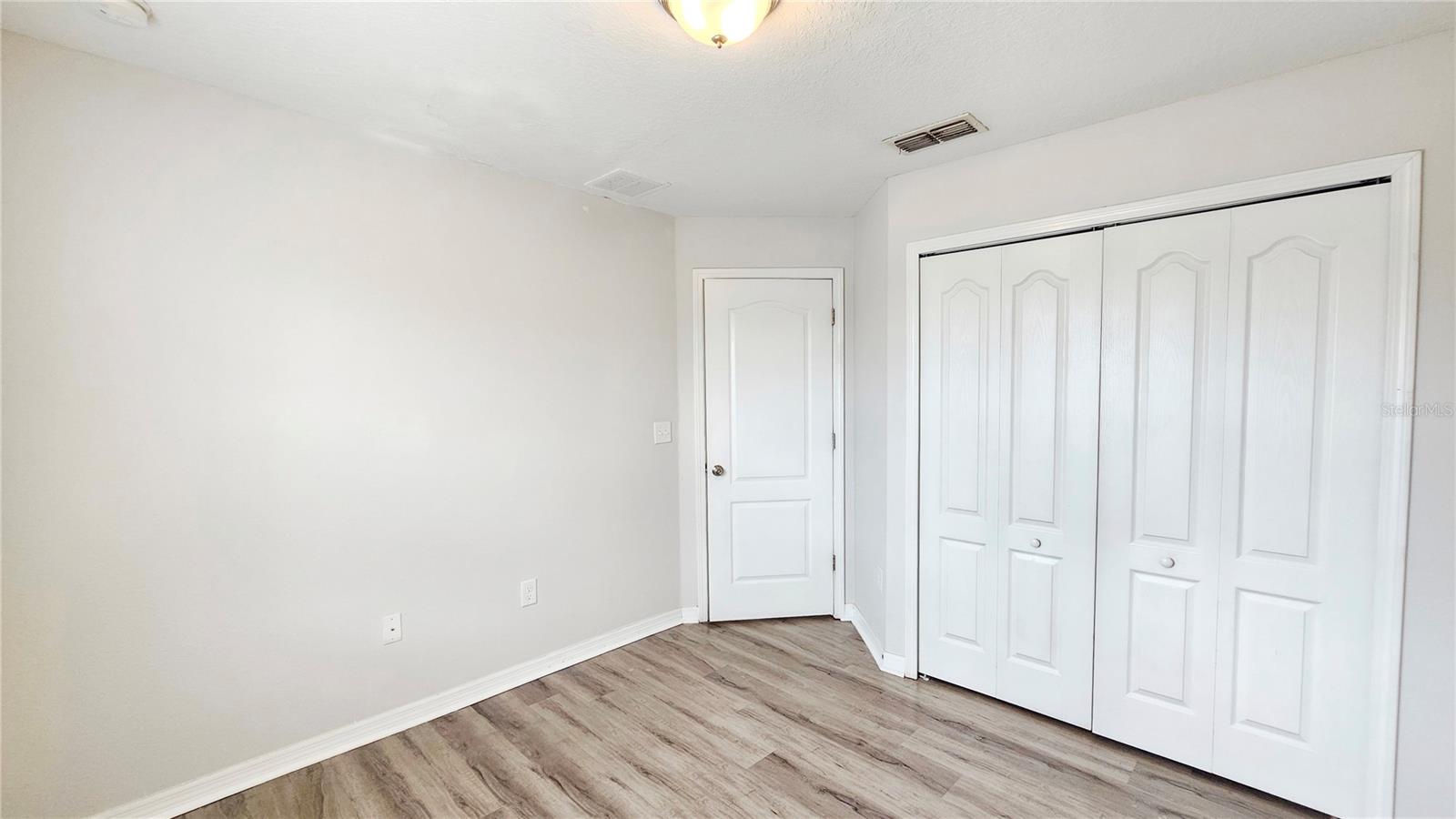 Image 29 of 36 For 10789 Savannah Landing Circle