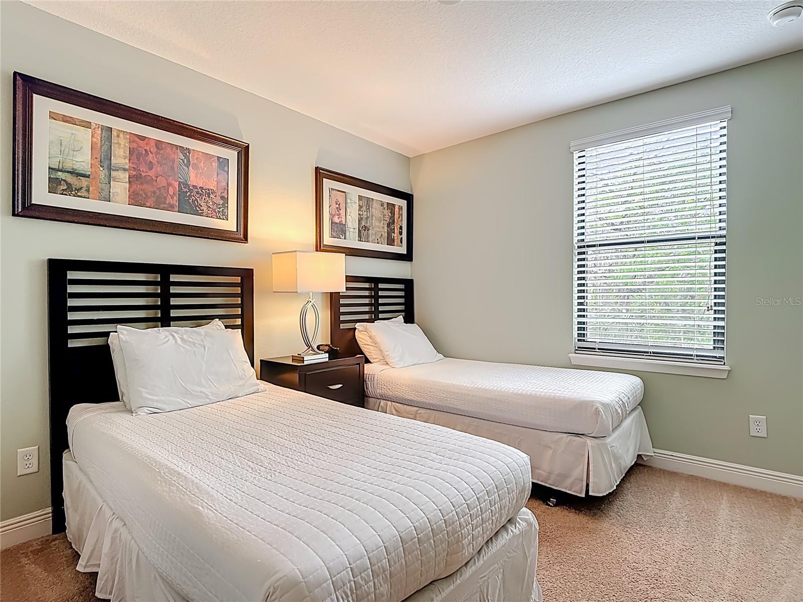 Image 18 of 63 For 8149 Roseville Boulevard