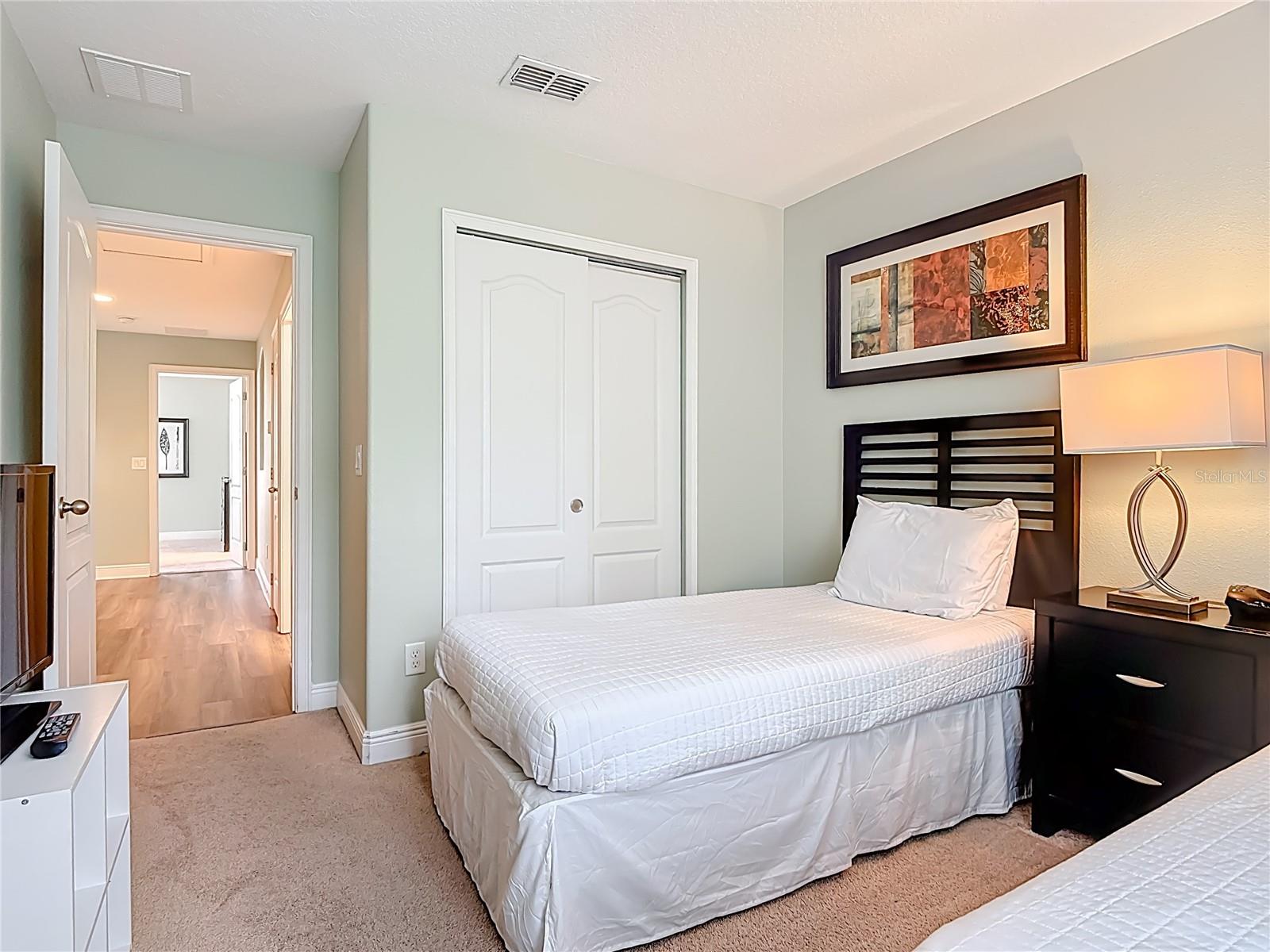 Image 20 of 63 For 8149 Roseville Boulevard