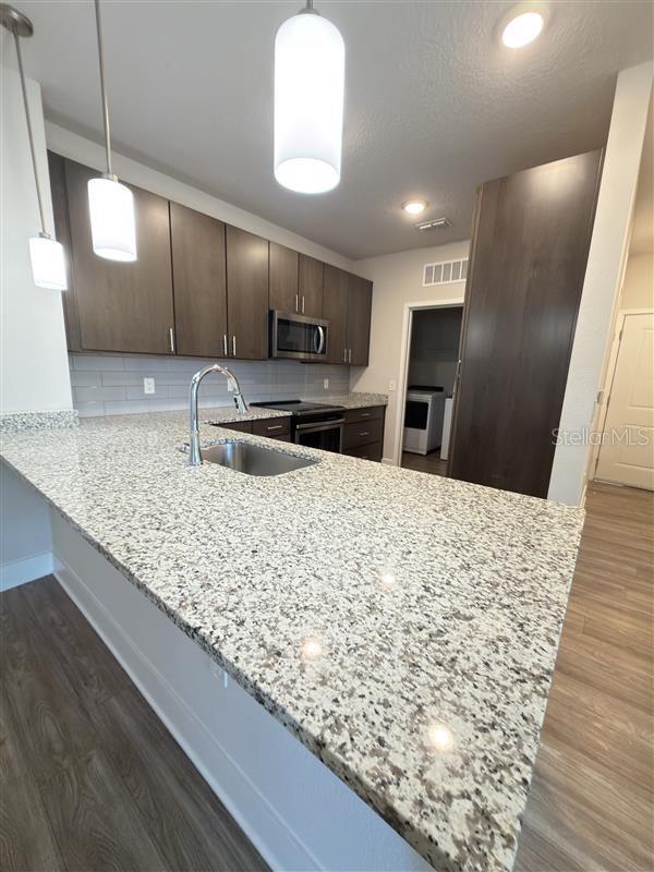 Image 5 of 22 For 541 Academy Drive 204