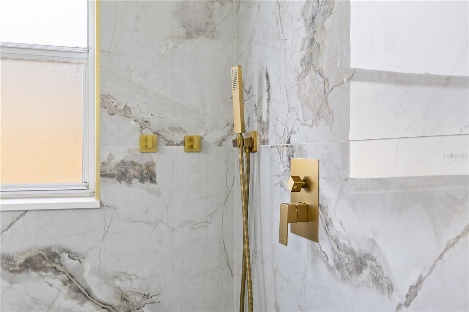 Image 15 of 40 For 8312 Fort Clinch Avenue